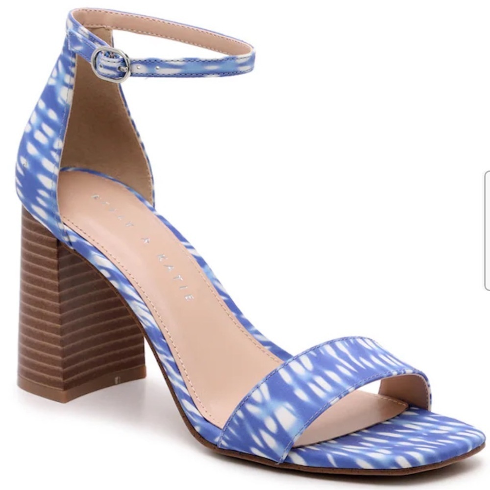 Kelly & Katie Caital Sandal Size 8